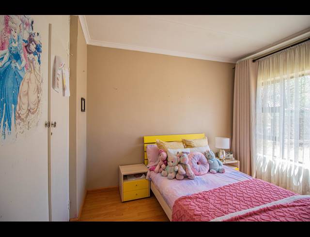 4 BEDROOM HOUSE FOR SALE IN ALBEMARLE EXT 1